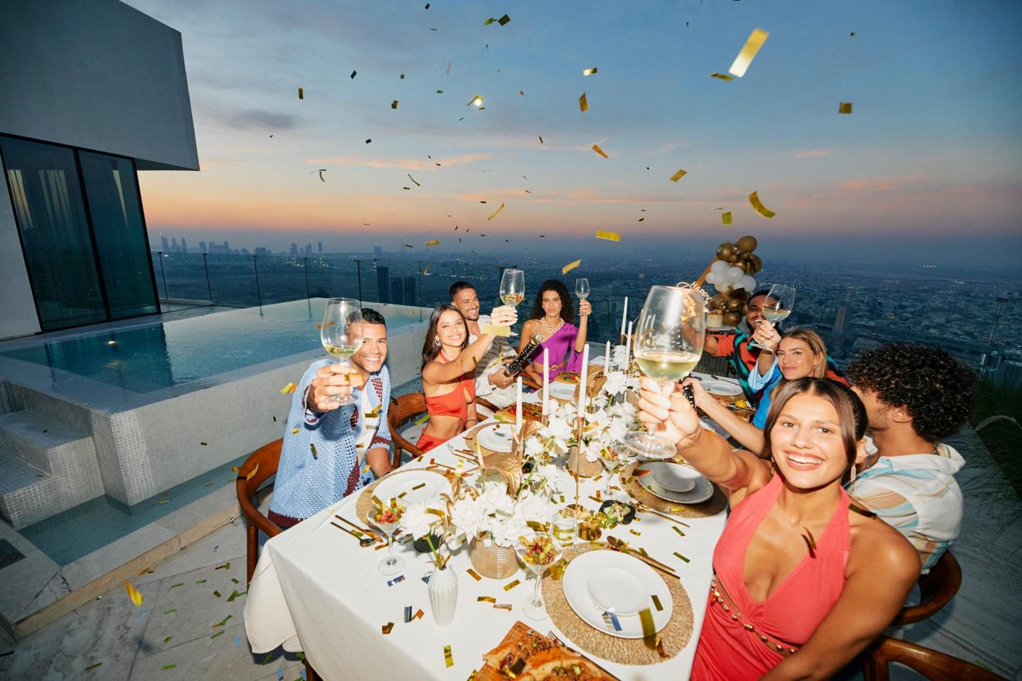 Five Jumeirah Village Dubai Exterior foto A party at the 101